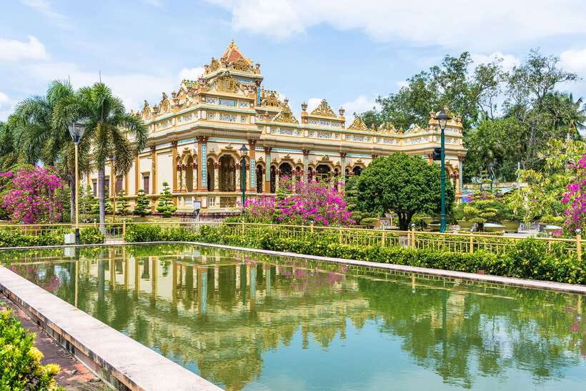 From Ho Chi Minh: Mekong Delta Small Group Day Trip - Vinh Trang Pagoda gives the day a solid start