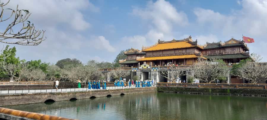 From Hoian & Danang: Hue City Tour with HaiVan Pass - What lunch adds to the day