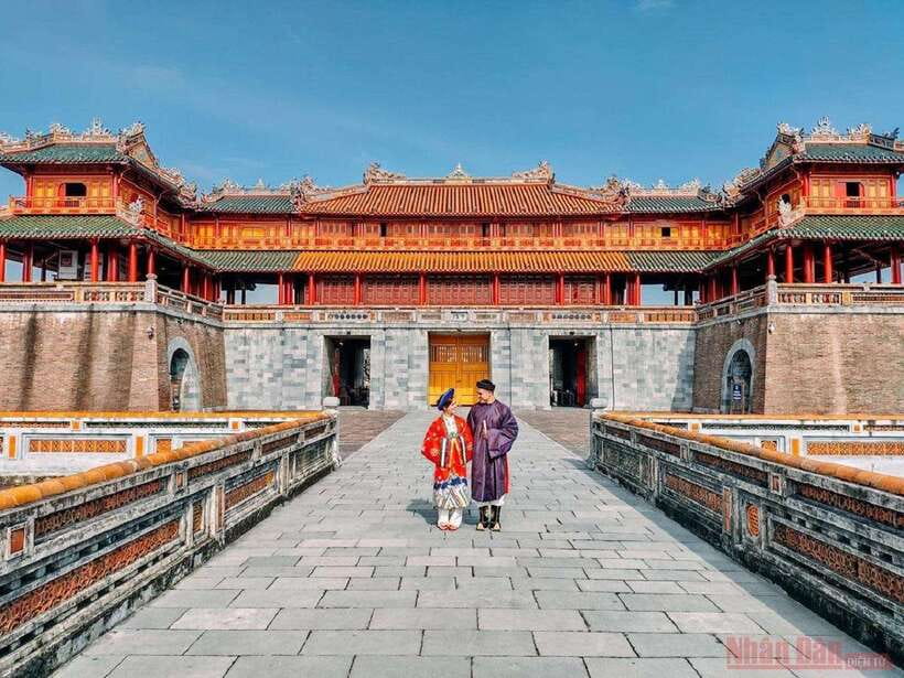 From Hue : Full-Day City Highlights Tour with Lunch - The Perfume River and Thien Mu Pagoda