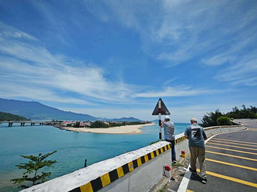 From Hue: Hoi An Bus Transfer with 4 Sightseeing Stops - Drop-off limits in Hoi An