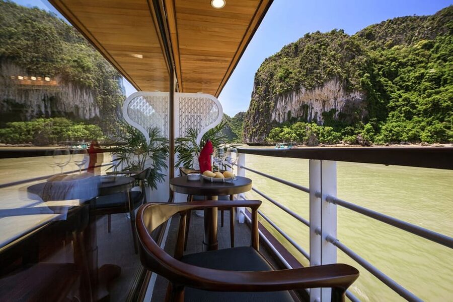 From Lan Ha Bay: 3-Day 2-Night Cruise with Meals & Kayaking - Day three: kayaking at Tra Bau before brunch