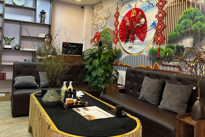Full Body Combo with Aromatherapy or Deep Tissue treatment - What the private room adds