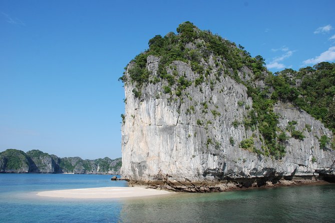 Full day boat trip with Cat Ba Captain Jack to Lan Ha Bay and Ha Long Bay - 14:30 to the afternoon return, the final cruise