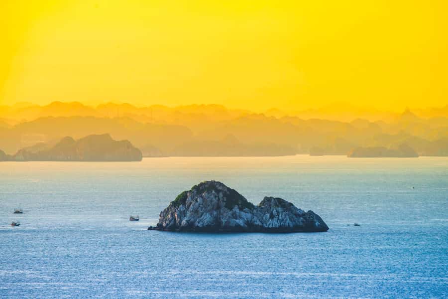 Full day boat trip with Cat Ba's captain Jack - Seeing the southern edge of Ha Long Bay