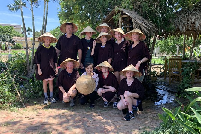Full Experience Tour: Cooking Class & Basket Boat at Eco-Village - Cooking with the Hoang family