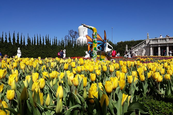 Golden Hand Bridge And Ba Na Hills tour from Hoi An/ Da Nang - Fantasy Park is included in the ticket