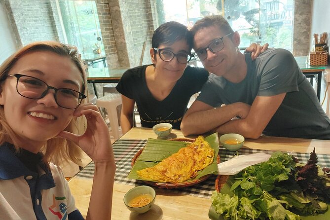 (Group/Individual) HANOI STREET FOOD TOUR - The Old Quarter turns dinner into a walking lesson