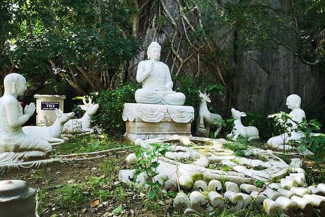 Guided Tour to Marble Mountains & Hoi An Walking Tour , Night Market, Boat Ride - The sampan ride and lantern-lit river