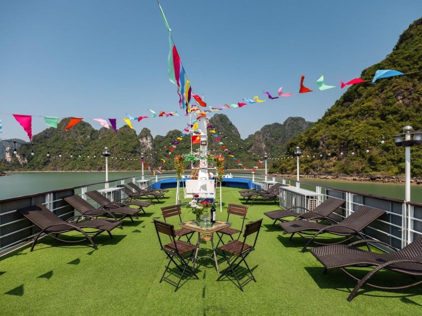Ha Long: Afternoon Cruise with Lunch, Kayaking, and Swimming - Titop Island for the viewpoint and beach