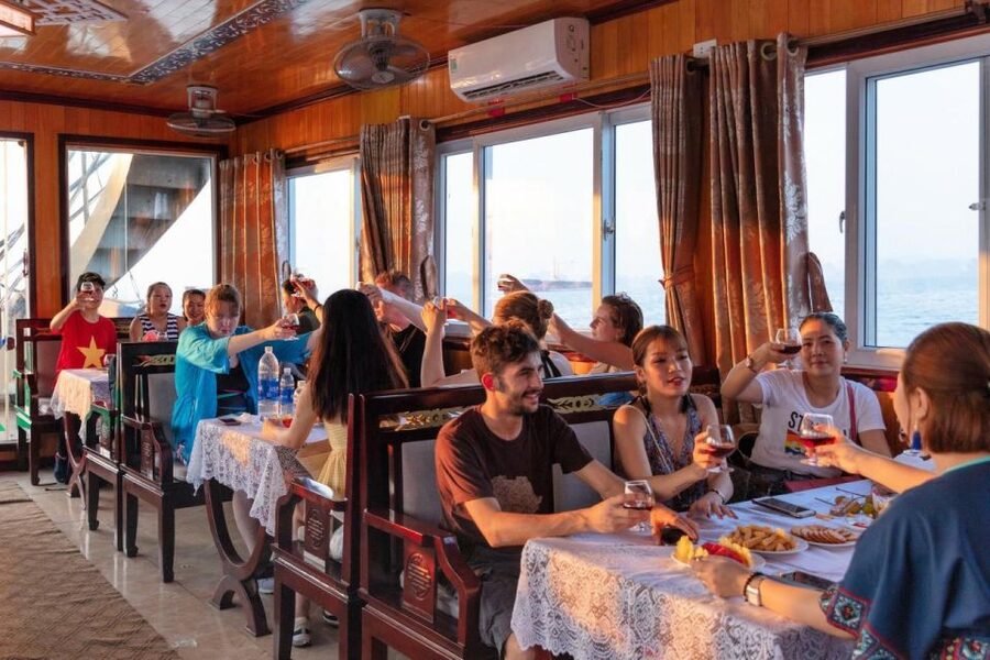 Ha Long: Afternoon Cruise with Lunch, Kayaking, and Swimming - Guides, organization, and small practical concerns