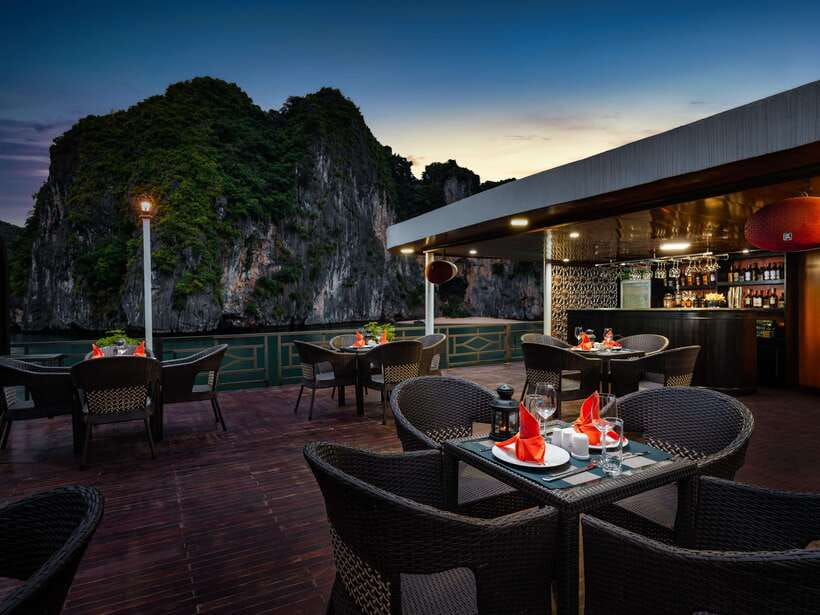 Ha Long Bay: 2-Day Tour with La Pandora Boutique Cruise - An early start for Dark and Bright Cave