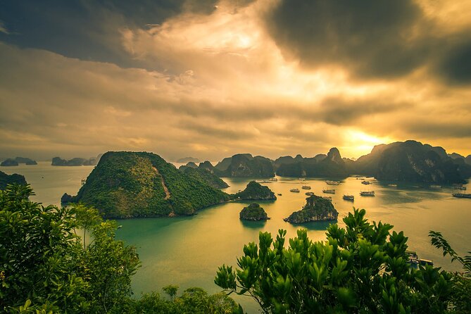 Ha Long Bay Cruise Day Tour-Cave, Kayaking,Ti top island & Lunch - The road from Hanoi to Tuan Chau Island