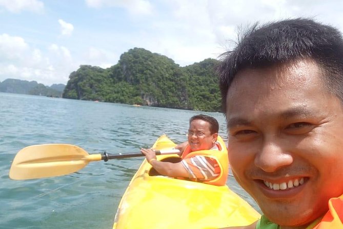 Ha Long Bay Six Hours Trip Kayaking & Swimming on Beach - Luon Cave by kayak or bamboo boat