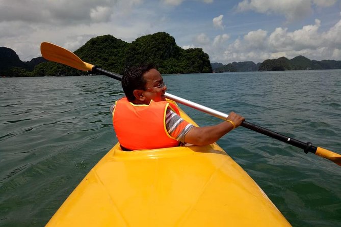 Ha Long Bay Six Hours Trip Kayaking & Swimming on Beach - What the $40 price really covers