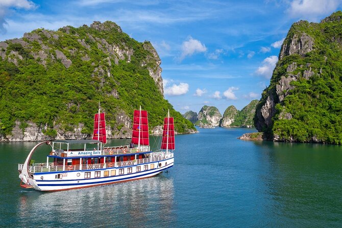 Halong & Bai Tu Long Luxury Day Tour - Fishing village & Kayak - Vung Vieng fishing village by kayak or bamboo boat