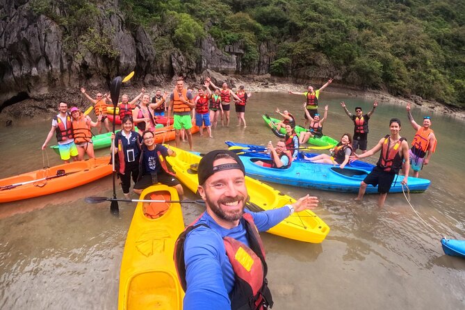 Halong Bay 2 days on classic cruise, small group, biking-kayaking - Kayaking to Dark and Bright Cave