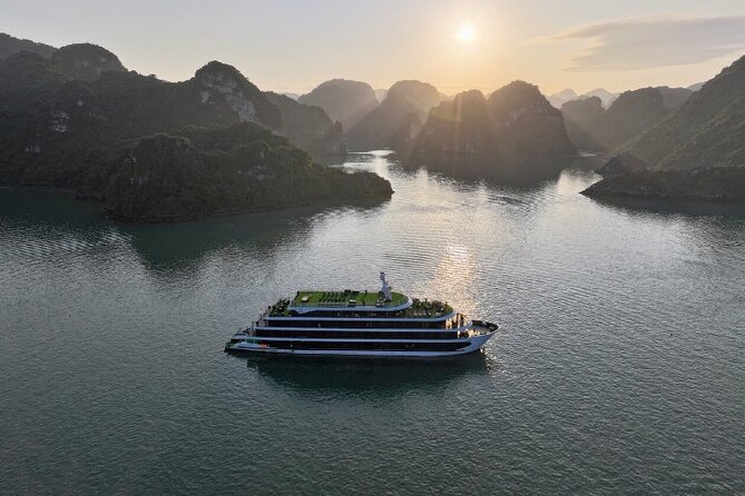 Halong Bay 2D1N Cruise multi options, transfer, swim and kayaking - Leaving Hanoi for the limestone islands
