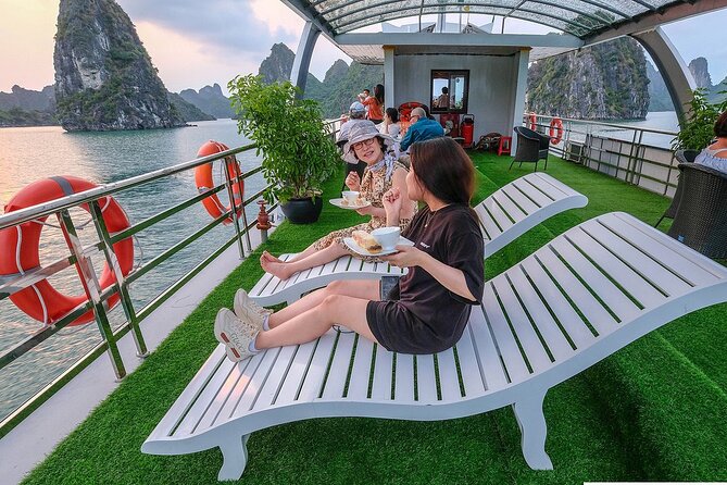 Halong Bay Cruise Luxury Full Day Tours - The guide’s role in a tightly timed tour