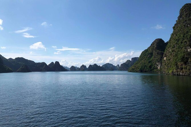 Halong Bay Cruise With Cave, Kayaking, Swimming - Buffet Lunch - What this Halong Bay day trip is really like