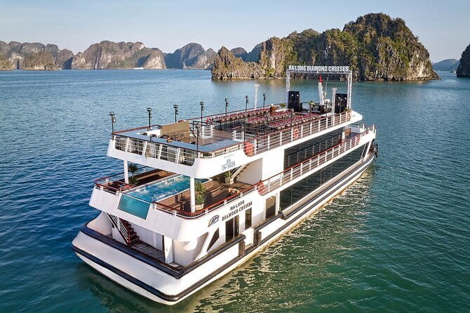 Halong Bay Day Tour Luxury Cruise With Jacuzzi and Buffet Lunch - Titop Island for a swim or a high view