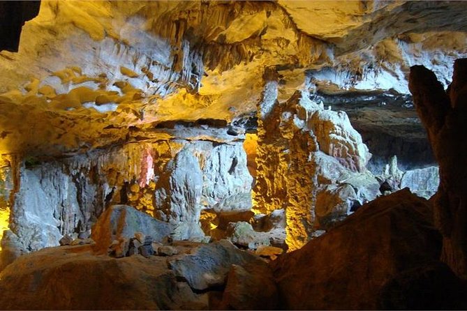 Halong Bay Full Day With Cave, Kayaking And Swimming - Highway Transfer - Hang Luon: the best active stop