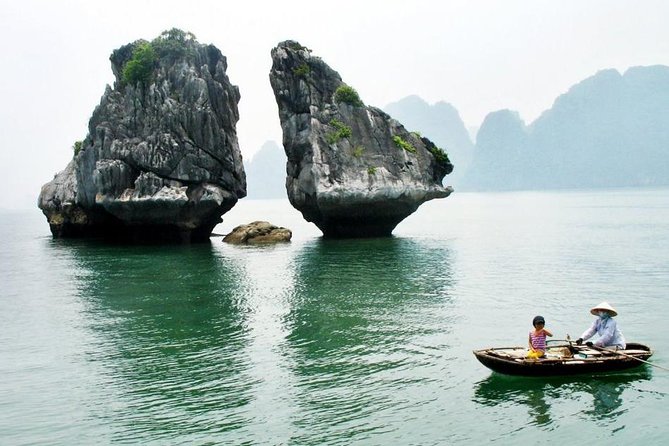 Halong Bay Full Day with Kayaking, Hiking viewpoint, Cave - Deluxe To Luxury - Kayaking or a local bamboo boat