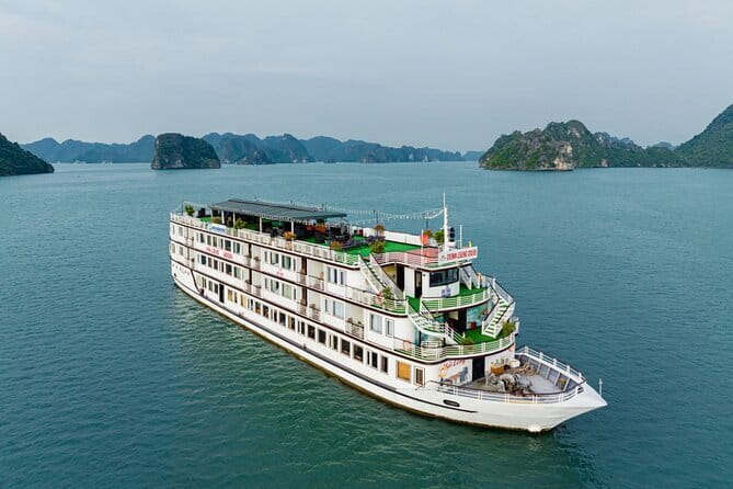 Halong Bay Shore Excursion: Full Day Cruise Tour from Cruise Port - The cave stop and the reality of steep steps