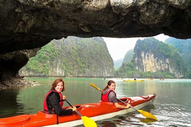 Halong Excursion Cruise with Kayaking, Swimming & Cave Visit - The long ride from Hanoi to Tuan Chau