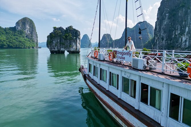 Halong Islands, Caves, Kayak, Lunch Day Tour w Dragonfly Cruise - What the $16 price really buys you