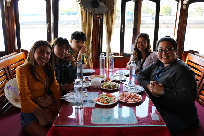 Halong Islands, Caves, Kayak, Lunch day tour w Dragonfly Cruise - What lunch is like on board