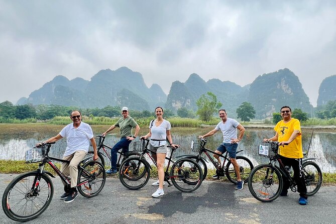 Hang Mua - Hoa Lu - Tam Coc Small Group Tour 8 People a Group - Hang Mua and the climb to Ngoa Long Mountain