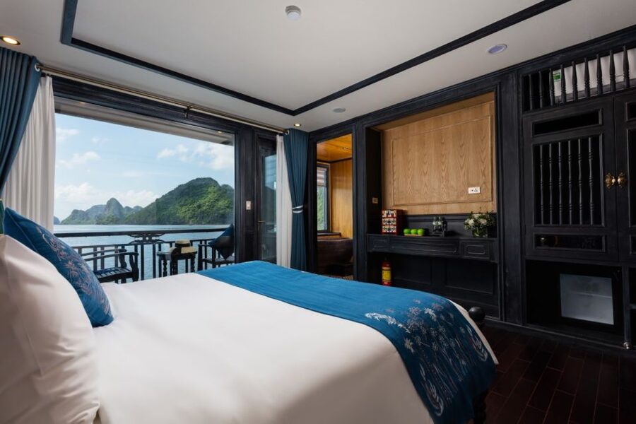 Hanoi: 2-Day Halong & Lan Ha Bay 5-Star Cruise with Balcony - Dinner, drinks, and squid fishing after dark