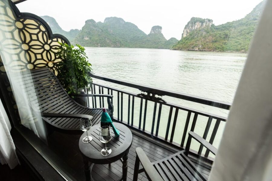 Hanoi: 2-Day Halong & Lan Ha Bay 5-Star Cruise with Balcony - The limousine ride from Hanoi to Tuan Chau Port