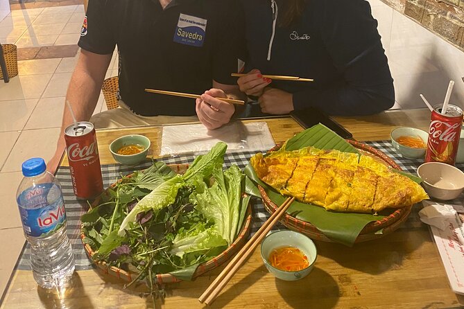 Hanoi: 7 Tasting Street Food Walking Tour and Train Street - What the first food stops may reveal