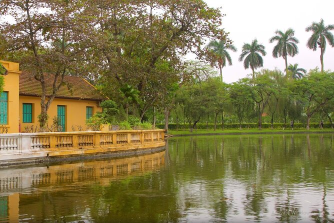 Hanoi All-In-One Tour: Highlights & Train Street & Culture & Fun - The One Pillar Pagoda and Dien Huu Pagoda
