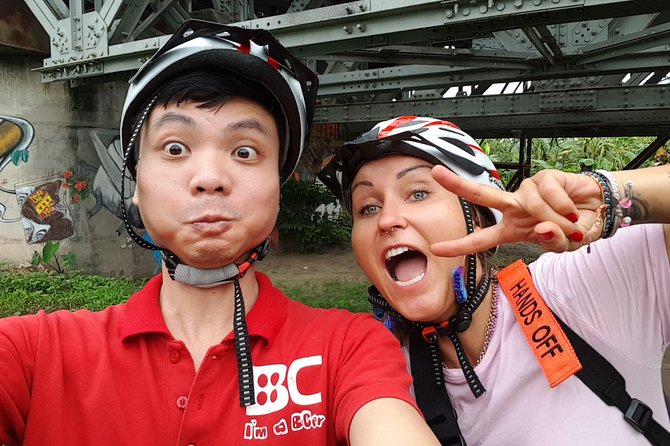 Hanoi: Amazing Morning with Bicycle - All Inclusive - Ba Dinh Square before the city gets busy