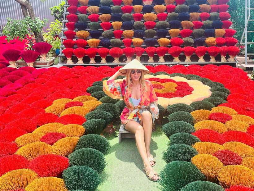 Hanoi: Artisan Tour with Incense, Hat-Making, or Ceramics - Quang Phu Cau and the art of making incense