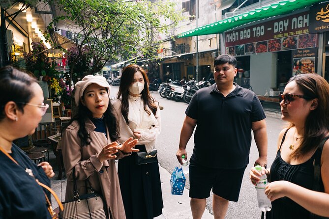 Hanoi Authentic Local Food Tasting Tour - Eating where Hanoi families eat