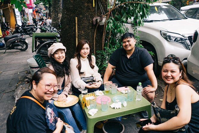 Hanoi Authentic Local Food Tasting Tour - What the guides add to the experience