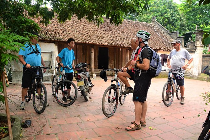 Hanoi Bicycle Tours: Half Day Bicycle Tours Hanoi Countryside - Co Loa, the wet market, and lotus lake