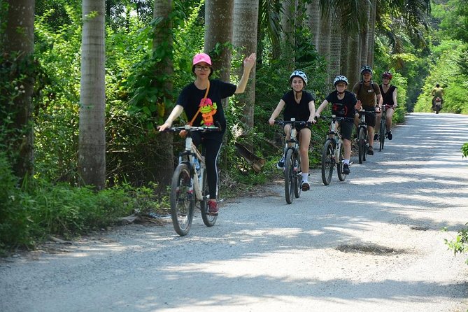 Hanoi Bicycle Tours: Half Day Bicycle Tours Hanoi Countryside - Choosing and testing your bicycle