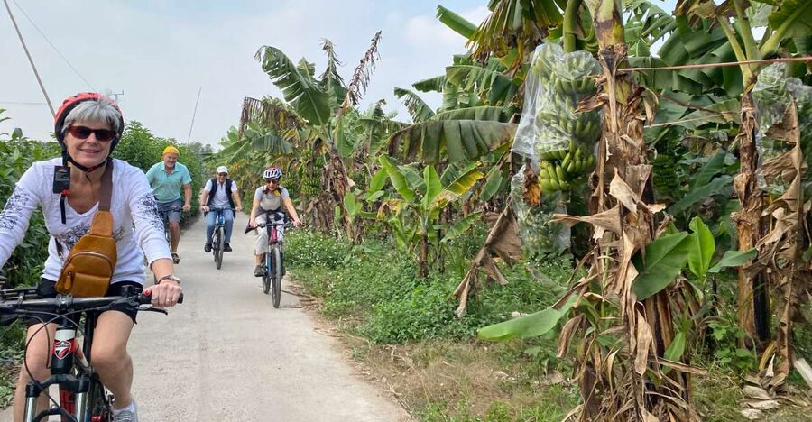 Hanoi: Bike Tour Through Hidden Gems and Banana Island - Key points at a glance