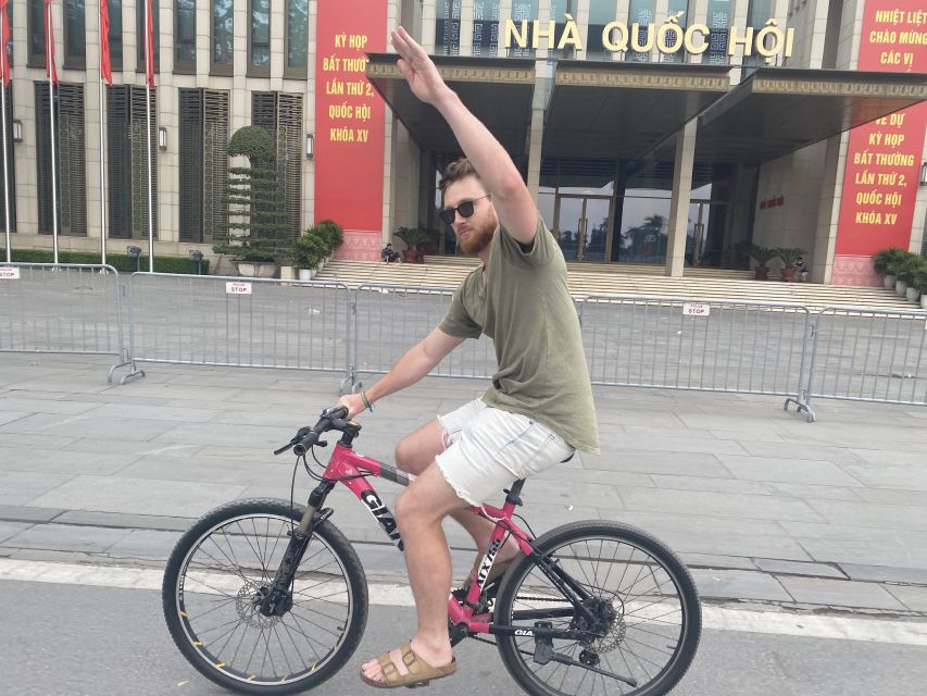 Hanoi: Bike Tour Through Hidden Gems and Banana Island - Train Street and the timing factor