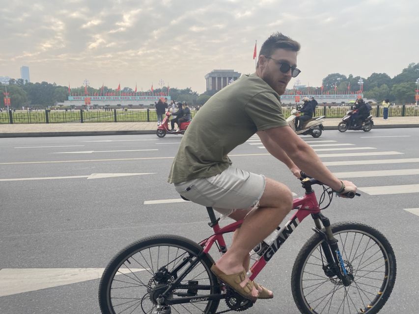 Hanoi: Bike Tour Through Hidden Gems and Banana Island - Food that completes the ride