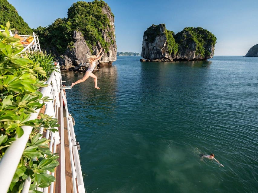Hanoi: Cat Ba Island & Lan Ha Bay Day Trip Cruise with Lunch - The sunset party on the return cruise