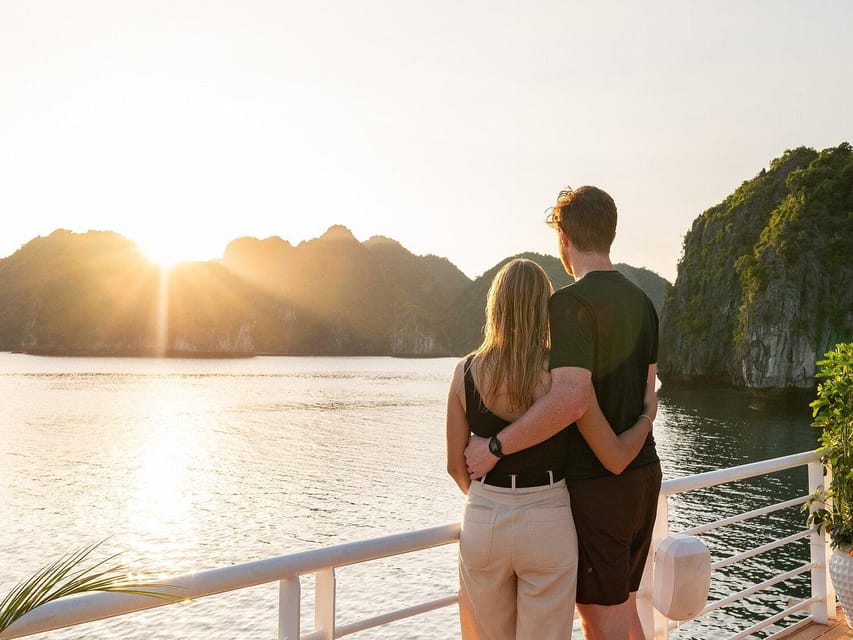 Hanoi: Cat Ba Island & Lan Ha Bay Day Trip Cruise with Lunch - Guides and how the day is run