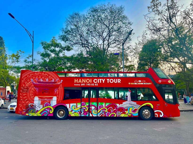 Hanoi: Centuries of Highlights in 1 Hour by Open-Top Bus - Quan Thanh Temple and Tran Quoc Pagoda