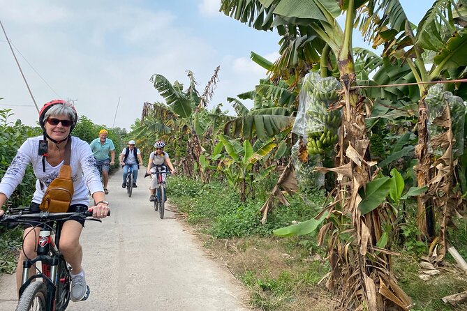 Hanoi City Bike Tour through Banana Island & Food Tasting - Banana Island and the Red River side of Hanoi