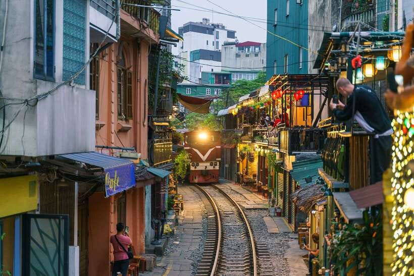 Hanoi: City Highlights Tour with Train Street & Hidden Gems - Why Train Street is the memorable finish