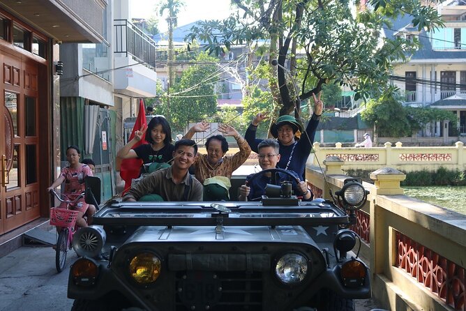 Hanoi City Tour Highlight, Train Street Combine visit Countryside - Walking Train Street and stopping for coffee